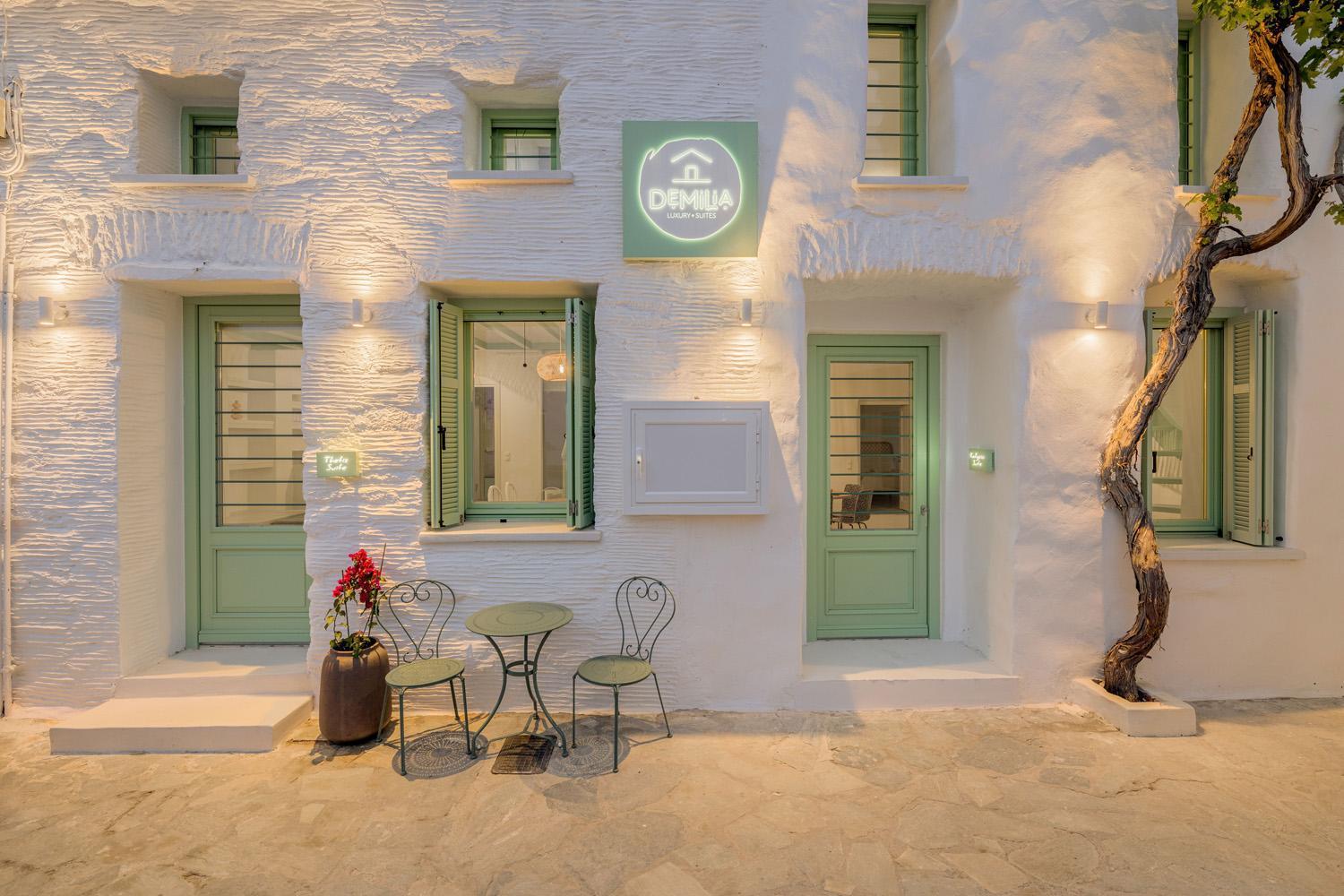 Demilia Luxury Suites Batsi Eksteriør bilde
