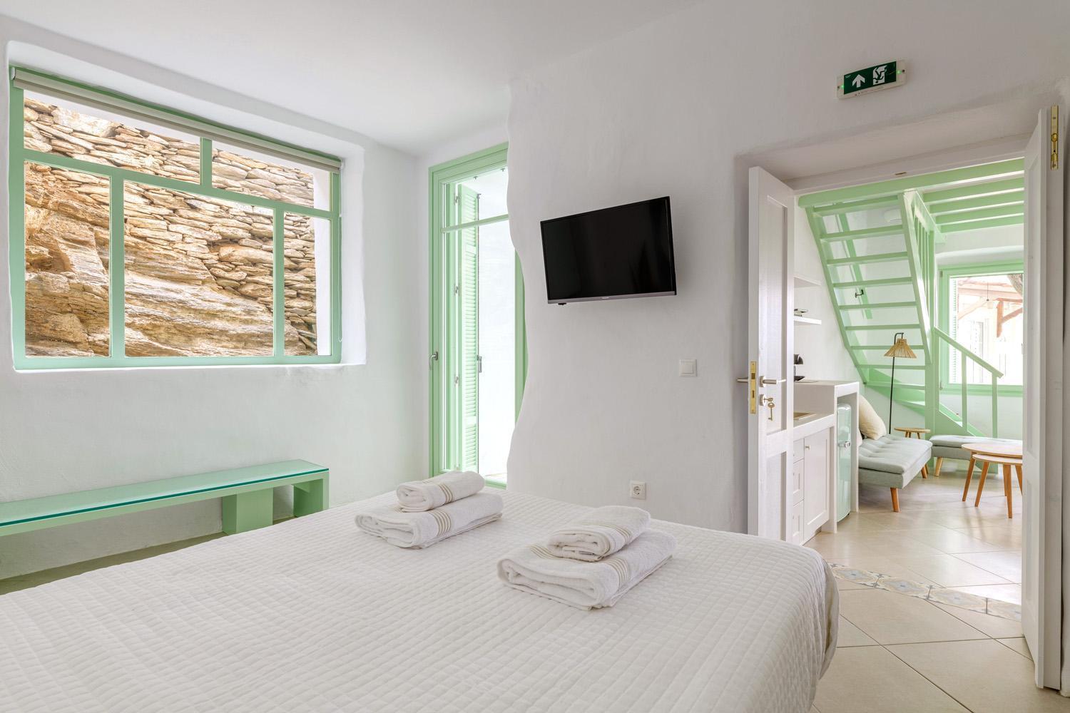 Demilia Luxury Suites Batsi Eksteriør bilde
