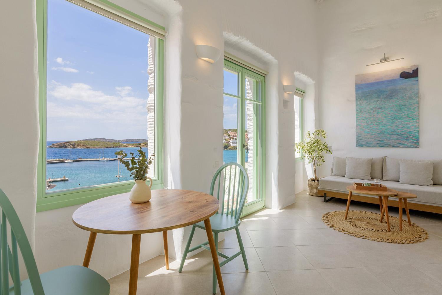 Demilia Luxury Suites Batsi Eksteriør bilde